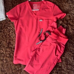 Figs Vivid Red Scrub Ensemble